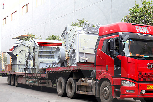 反擊破碎機(jī)發(fā)貨現(xiàn)場