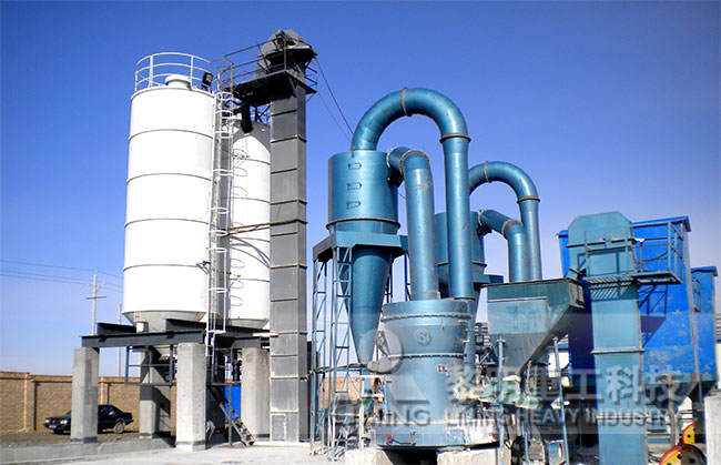 雷蒙磨粉機(jī)現(xiàn)場圖